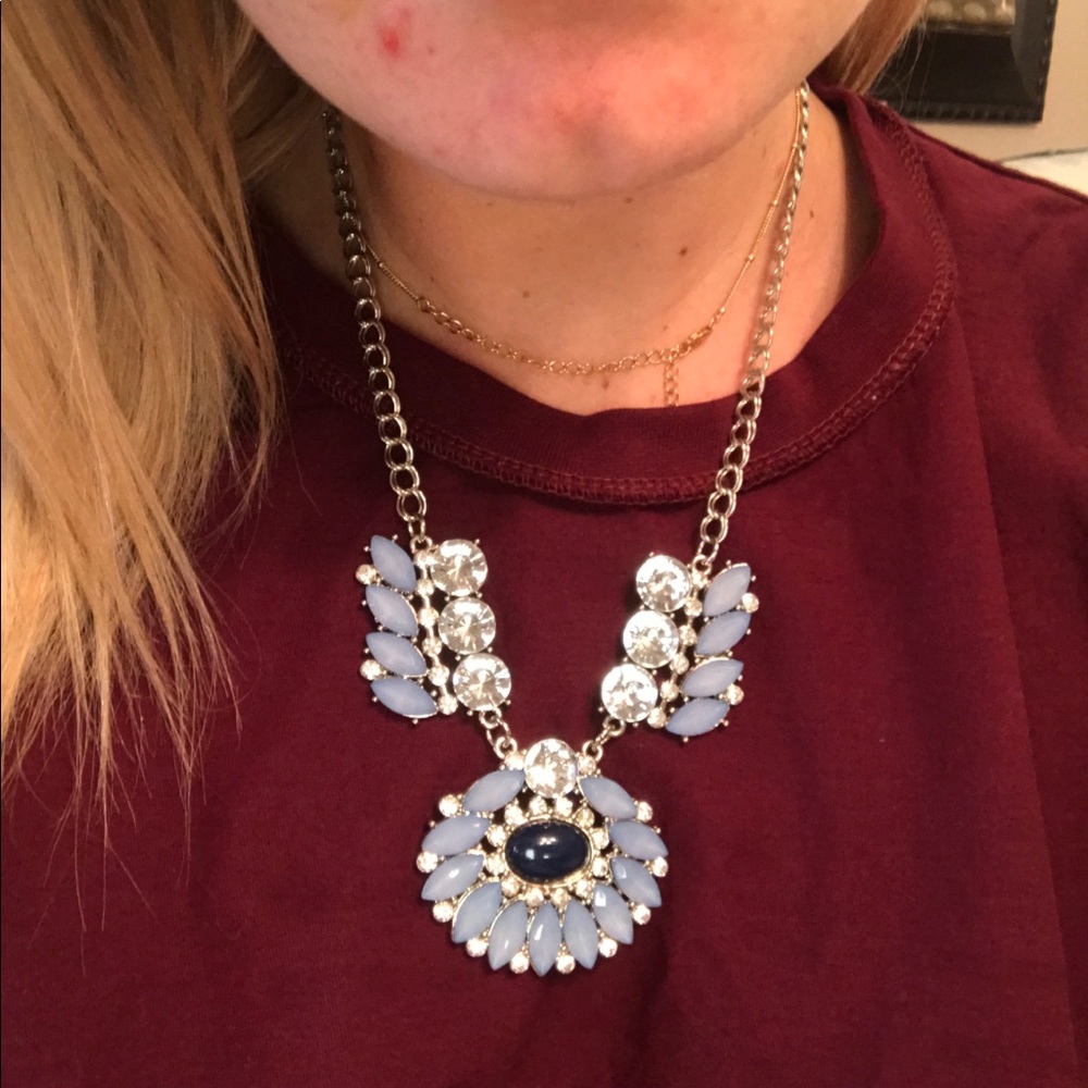 Super cute LOFT statement necklace - Picture 2 of 3